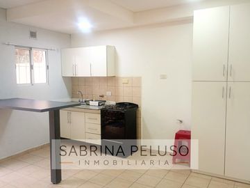 ALQUILER Departamento 2 amb. EN PLANTA BAJA-Moreno LADO SUR