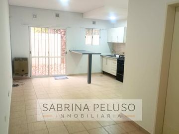 ALQUILER Departamento 2 amb. EN PLANTA BAJA-Moreno LADO SUR