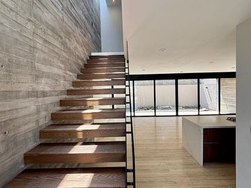 Hermosa casa en Venta en Altozano