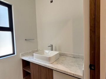 Hermosa casa en Venta en Altozano