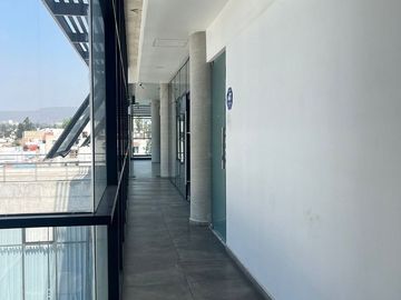 OFICINA AMUEBLADA EN RENTA EN AV. PATRIA