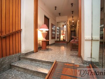 Amplio 4 Ambientes con Dependencia, 2 Balcones y Baulera