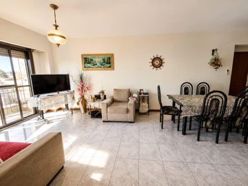 Venta departamento 3 amb. luminoso San Cristobal
