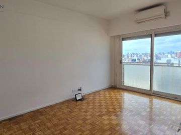 Av. Rivadavia al 3900 departamento 2 ambientes en Almagro