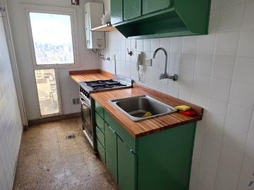 Av. Rivadavia al 3900 departamento 2 ambientes en Almagro