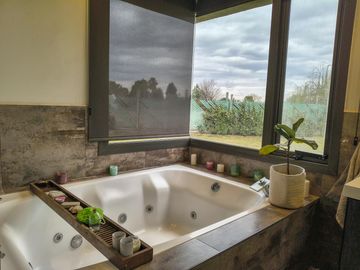 EXCELENTE CASA EN EL EXCLUSIVO BARRIO PORTAL DE VISTALBA