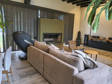 EXCELENTE CASA EN EL EXCLUSIVO BARRIO PORTAL DE VISTALBA