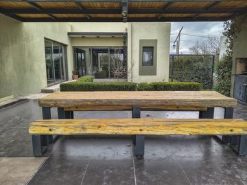 EXCELENTE CASA EN EL EXCLUSIVO BARRIO PORTAL DE VISTALBA