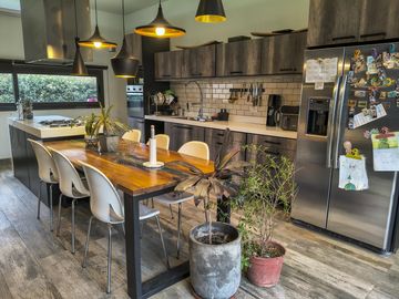 EXCELENTE CASA EN EL EXCLUSIVO BARRIO PORTAL DE VISTALBA