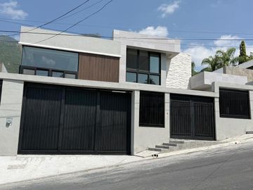 CASA EN VENTA CONTRY LA SILLA