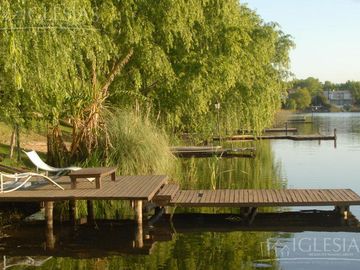 Casa en alquiler al río amoblada, en Santa María de Tigre