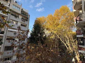 Beruti  al 3800 y República Arabe Siria. Piso. Sup 157 m2. Balcón al frente. Cochera