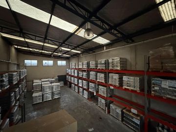 Depósito 320m2,Pompeya Oficinas