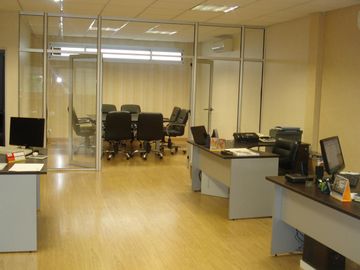 Depósito 320m2,Pompeya Oficinas