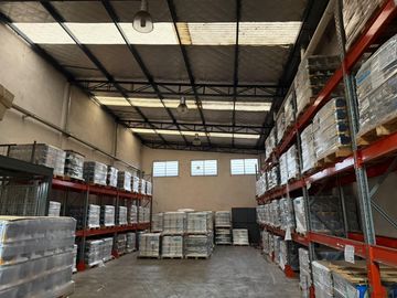 Depósito 320m2,Pompeya Oficinas