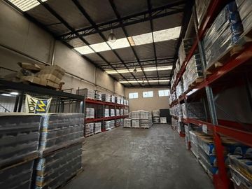 Depósito 320m2,Pompeya Oficinas