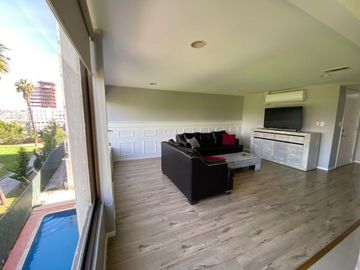 Renta departamento AMPLIO en Hipódromo con vista