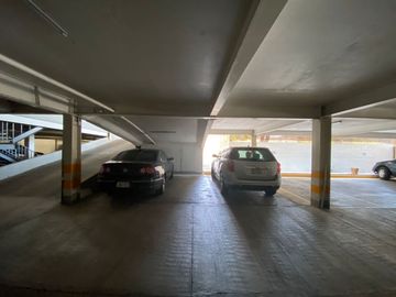 Renta departamento AMPLIO en Hipódromo con vista
