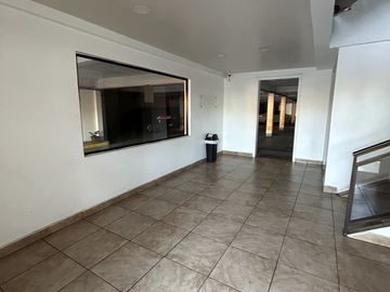 Renta departamento AMPLIO en Hipódromo con vista