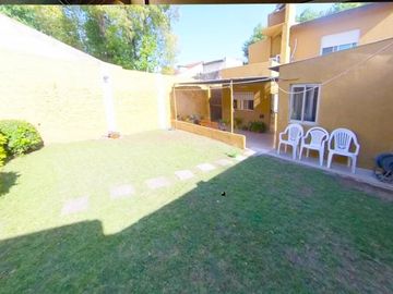 Casa Las lomitas, lote amplio, Lomas de Zamora, multifamiliar 2 viviendas MB estado