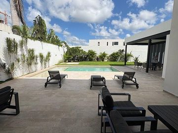 Casa (32) en Venta en Privada Moravia, Temozón Norte
