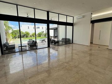 Casa (32) en Venta en Privada Moravia, Temozón Norte