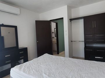 Renta casa 2 Recamaras amueblada en caucel privada