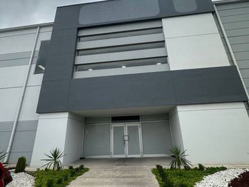 Nave industrial equipada en RENTA de 12,928m2 en Escobedo zona libramiento
