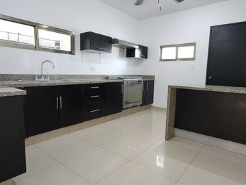 Renta casa En Montes de Amé 3 Recamaras con piscina
