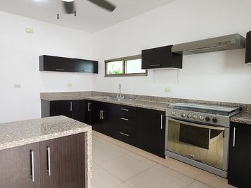Renta casa En Montes de Amé 3 Recamaras con piscina