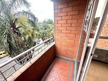 ARRIENDO APARTAESTUDIO EN POBLADO - PATIO BONITO