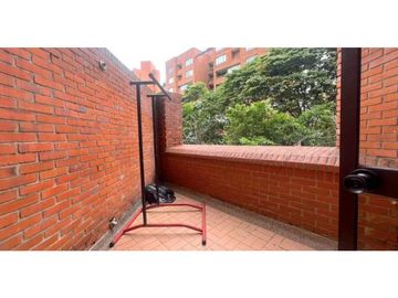 VENTA DE APARTAMENTO DUPLEX EN EL POBLADO POR LA CLINICA MEDELLN