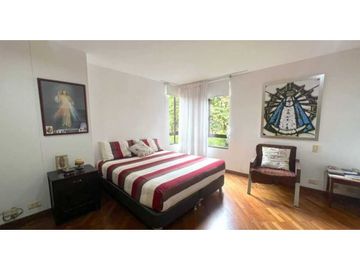 VENTA DE APARTAMENTO DUPLEX EN EL POBLADO POR LA CLINICA MEDELLN