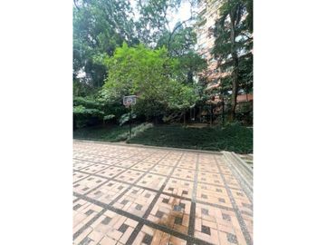 VENTA DE APARTAMENTO DUPLEX EN EL POBLADO POR LA CLINICA MEDELLN