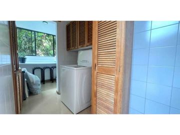 VENTA DE APARTAMENTO DUPLEX EN EL POBLADO POR LA CLINICA MEDELLN