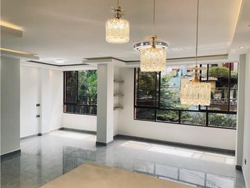 Casa En Venta En Laureles