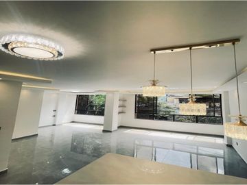 Casa En Venta En Laureles