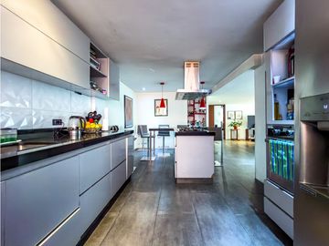 Apartamento en venta con vista a los cerros en Chicó Alto, Bogotá