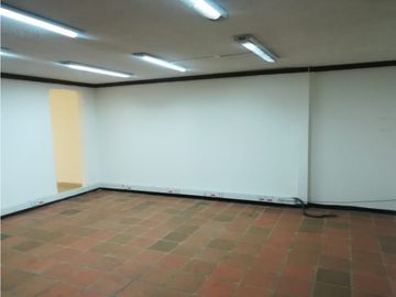 SE ARRIENDA EDIFICIO 1000 m² CHICO
