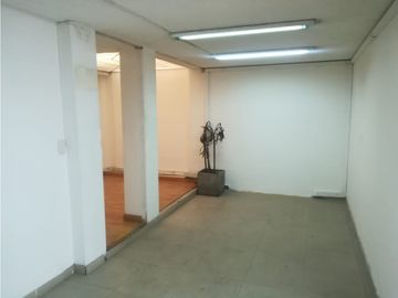 SE ARRIENDA EDIFICIO 1000 m² CHICO