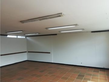 SE ARRIENDA EDIFICIO 1000 m² CHICO
