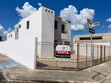 Renta de Casa en Esquina en Fraccionamiento Los Héroes