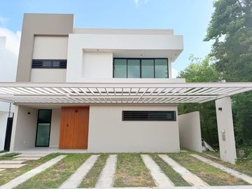 Casa En Venta En Residencial Vía Cumbres