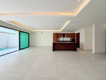 Casa En Venta En Residencial Vía Cumbres