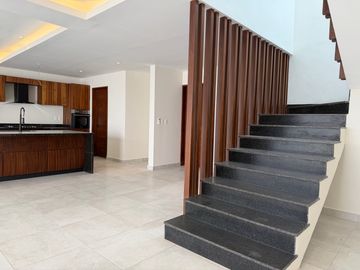 Casa En Venta En Residencial Vía Cumbres