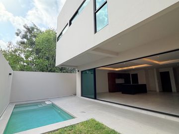 Casa En Venta En Residencial Vía Cumbres