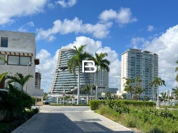 Terreno en Puerto Cancún