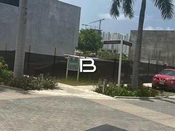Terreno en Puerto Cancún