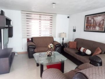 VENTA/RENTA DE CASA EN FRACCIONAMIENTO EL CAMPANARIO EN METEPEC