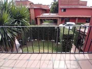 VENTA/RENTA DE CASA EN FRACCIONAMIENTO EL CAMPANARIO EN METEPEC